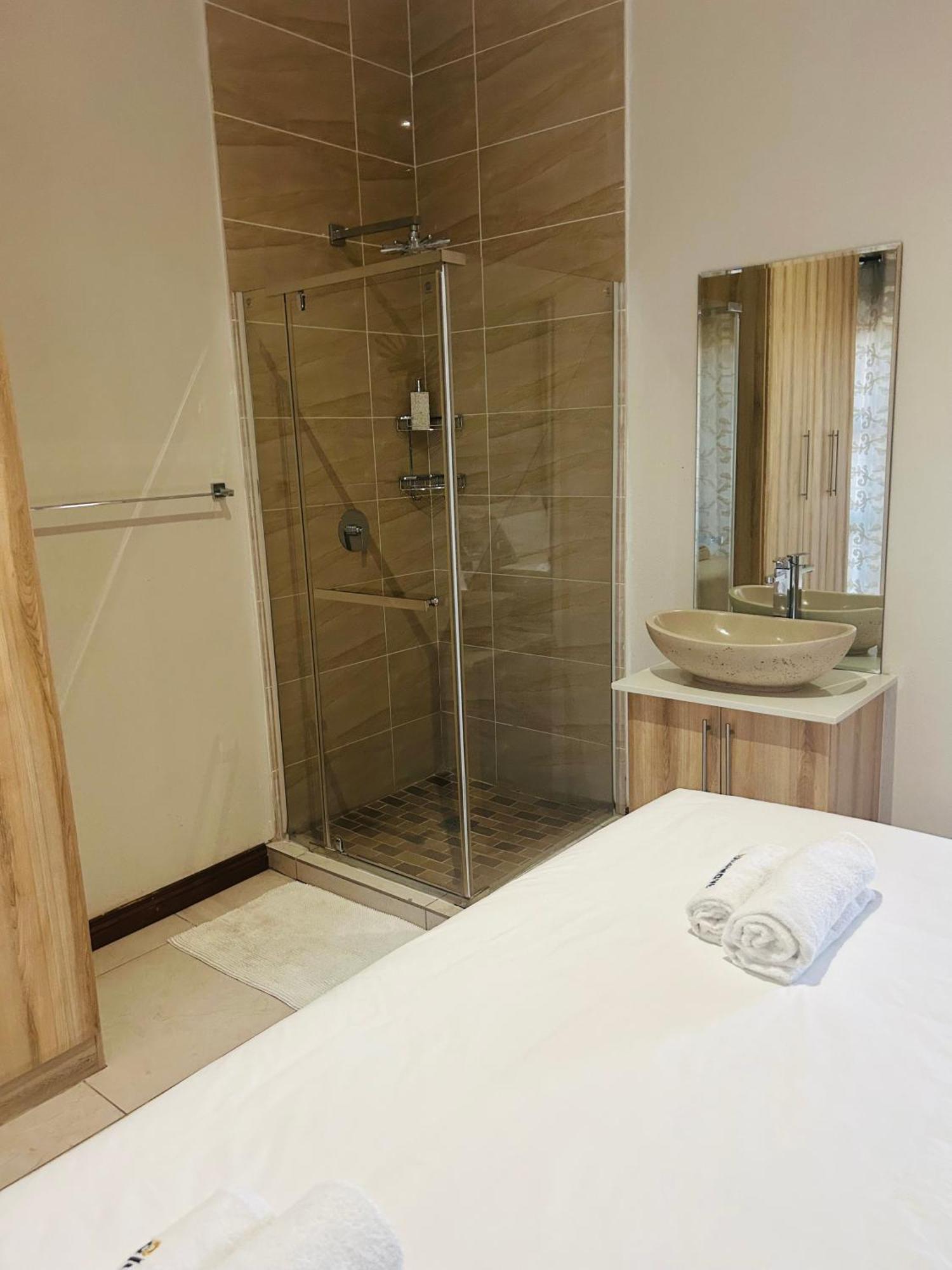 Bluewave Lifestyle Villa Hartbeespoort Luaran gambar