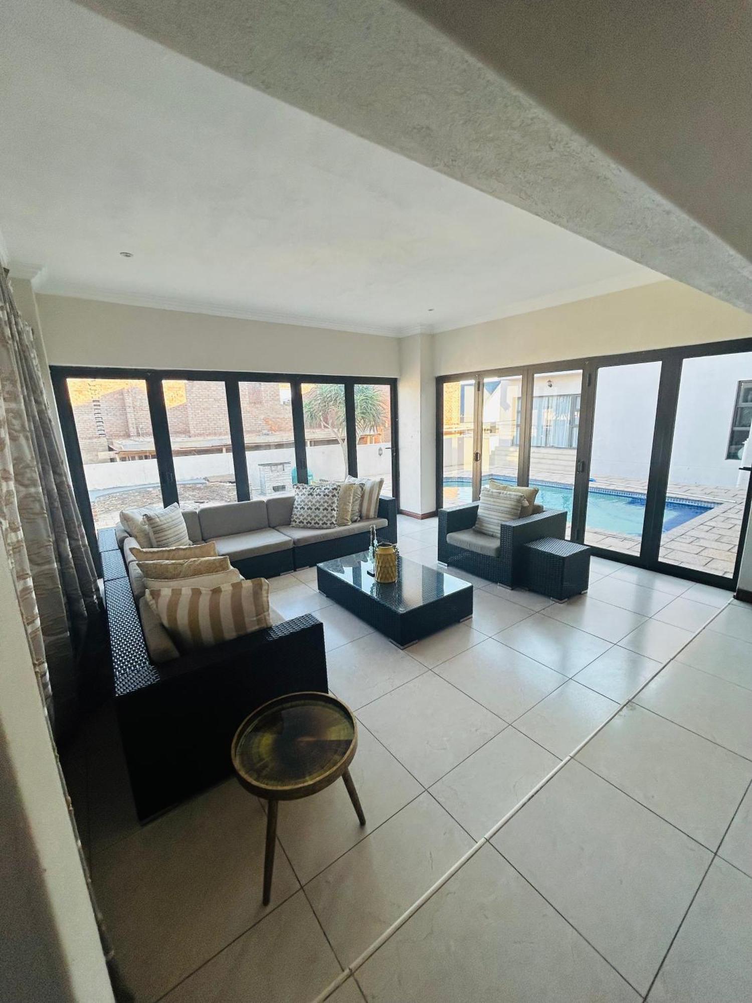 Bluewave Lifestyle Villa Hartbeespoort Luaran gambar